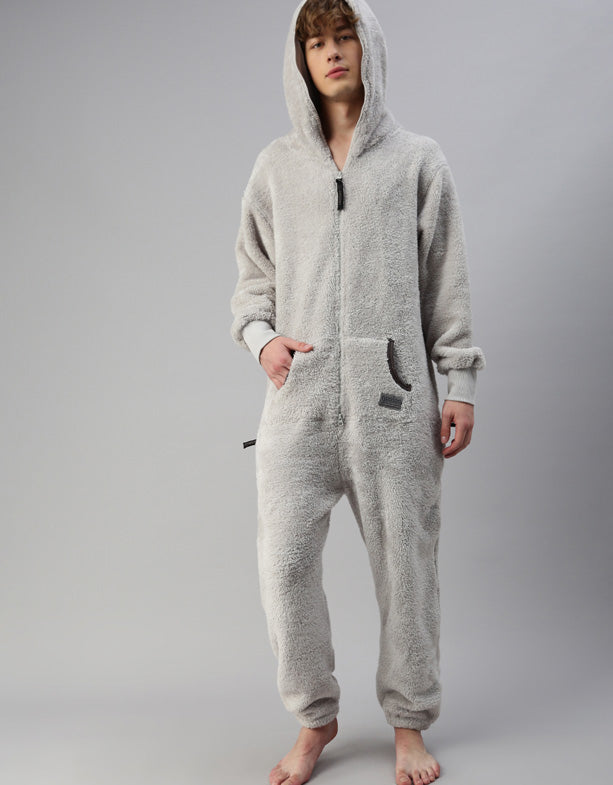 Cozy up in style with our Geelee Bear Fluffy Jumpsuit for ultimate comfort! The fluffy fabric nestles gently, while the attention to detail is in organic quality and eco-friendly design. The perfect jumpsuit for those who appreciate cozy elegance. Get your fluffy companion now and experience feel-good fashion at its best!